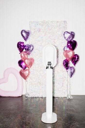 1_Iridescent_Valentine_Booth_Stock