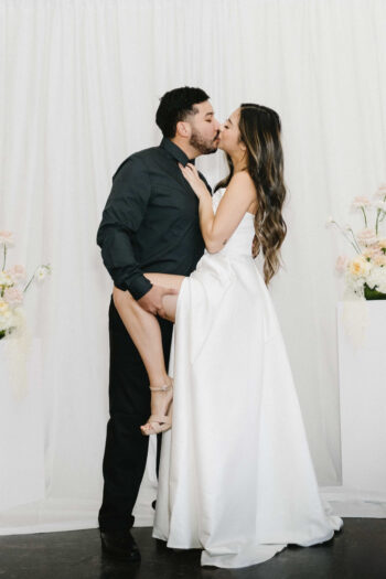 44_Wildflower_Wedding_Booth_Stock
