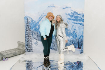 14_APRES_Models_Booth_Stock
