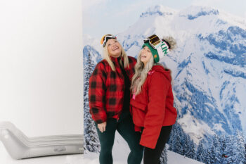 33_APRES_Models_Booth_Stock