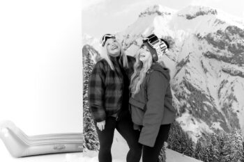 34_APRES_Models_Booth_Stock