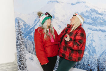 36_APRES_Models_Booth_Stock