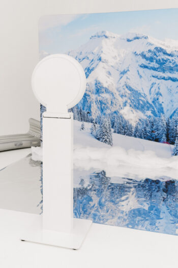 3_APRES_Aura_Booth_Stock