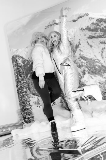 44_APRES_Models_Booth_Stock