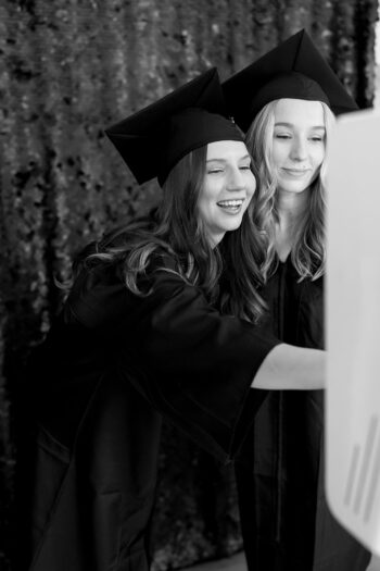 21_GRAD_Bonus_Booth_Stock