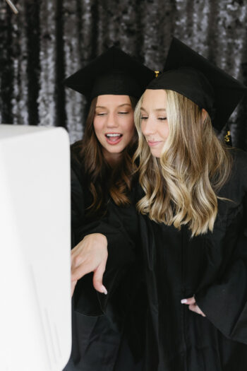 24_GRAD_Bonus_Booth_Stock