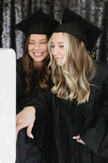 25_GRAD_Bonus_Booth_Stock
