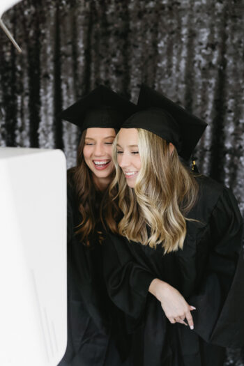 26_GRAD_Bonus_Booth_Stock