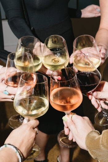 10_Dinner with Friends_Details_Booth_Stock